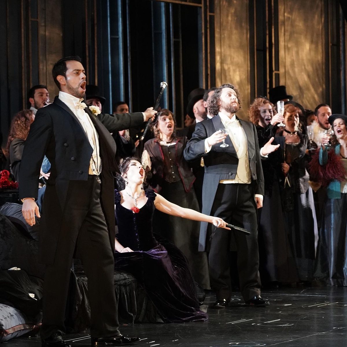 Omar Lara on stage, La Traviata